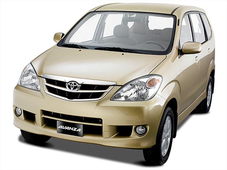 toyata avanza 2010